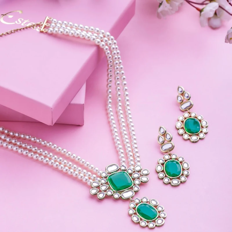 Estele  Alloy Gold-plated White Jewel Set  (Pack of 1)
